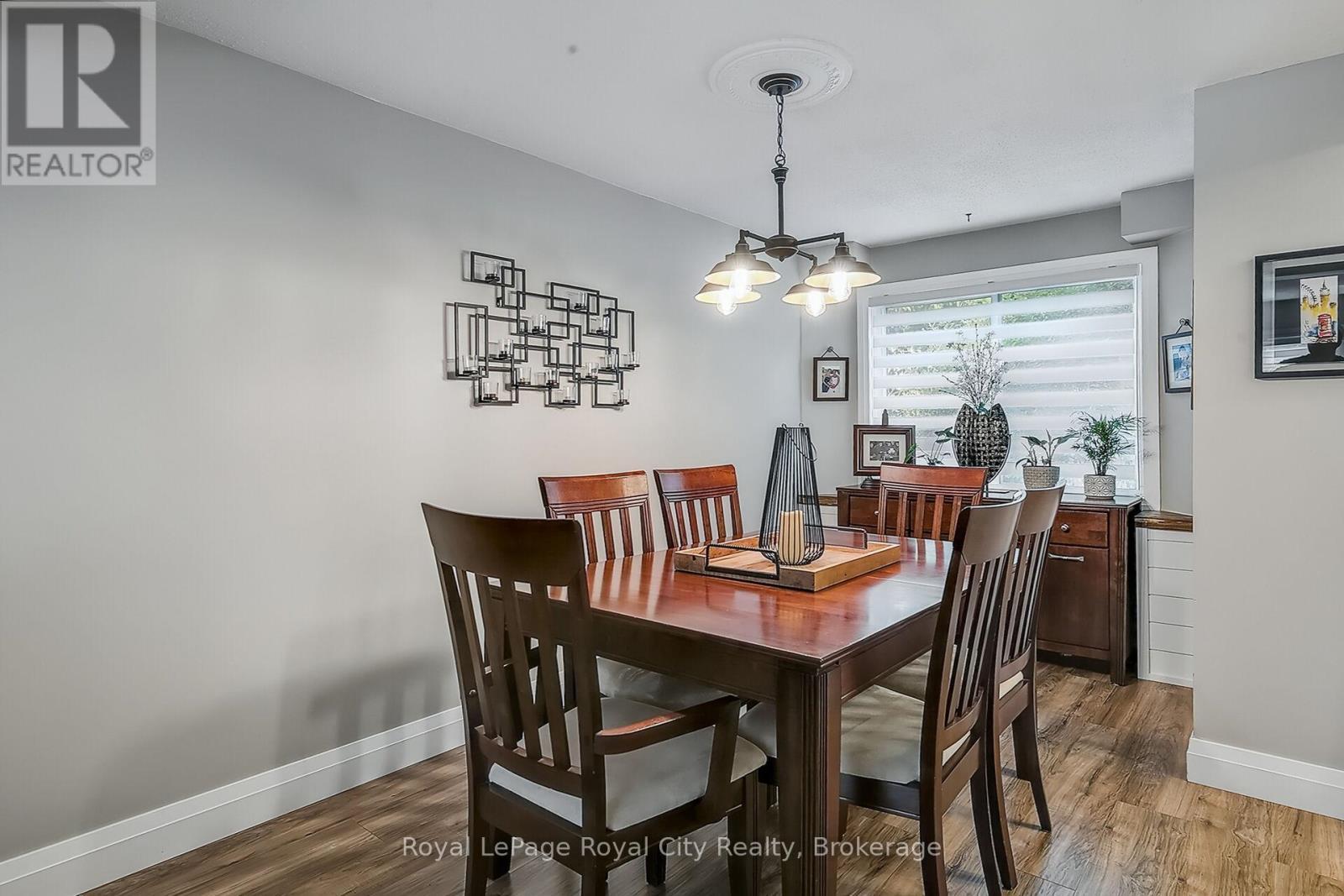 












30 SPRINGDALE BOULEVARD

,
Guelph (Willow West/Sugarbush/West Acres),




Ontario
N1H6X5

