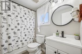 












1 KOCH DRIVE W

,
Guelph (Kortright West),




Ontario
N1G4G3

