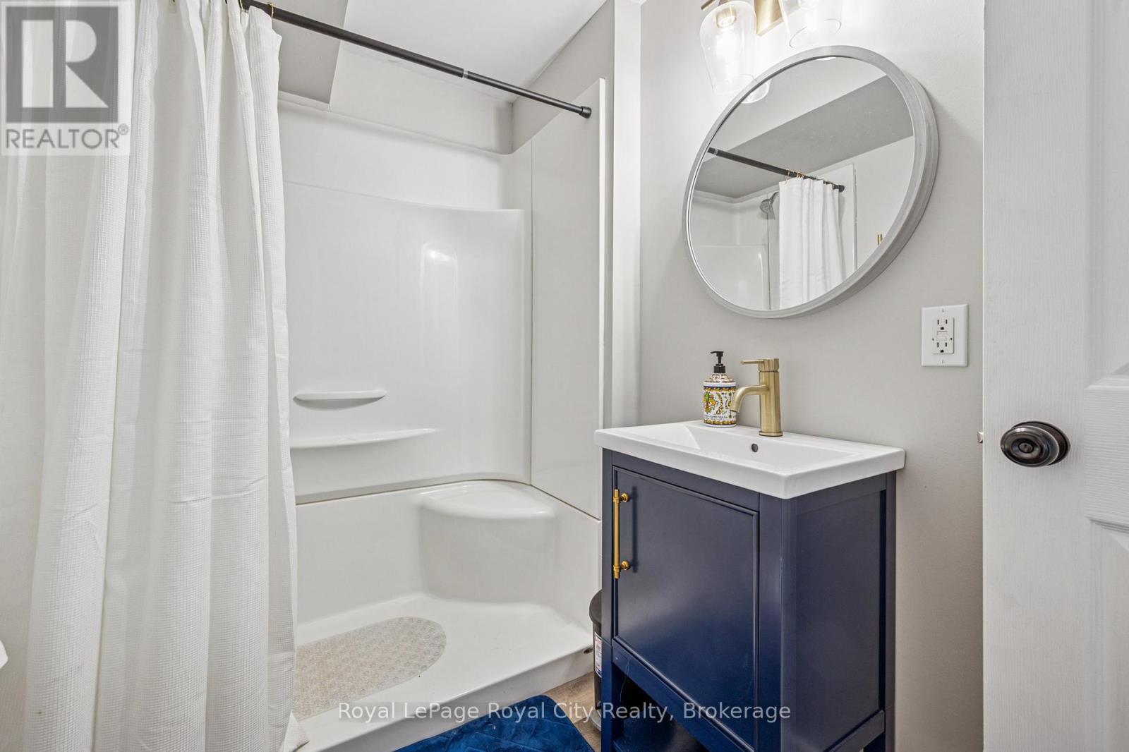 












1 KOCH DRIVE W

,
Guelph (Kortright West),




Ontario
N1G4G3

