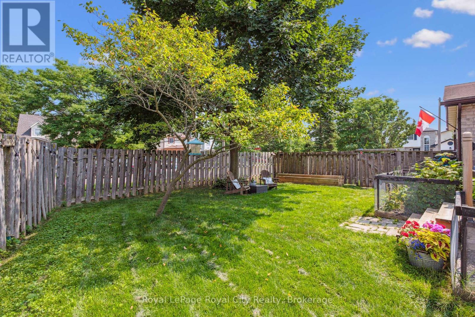 












1 KOCH DRIVE W

,
Guelph (Kortright West),




Ontario
N1G4G3

