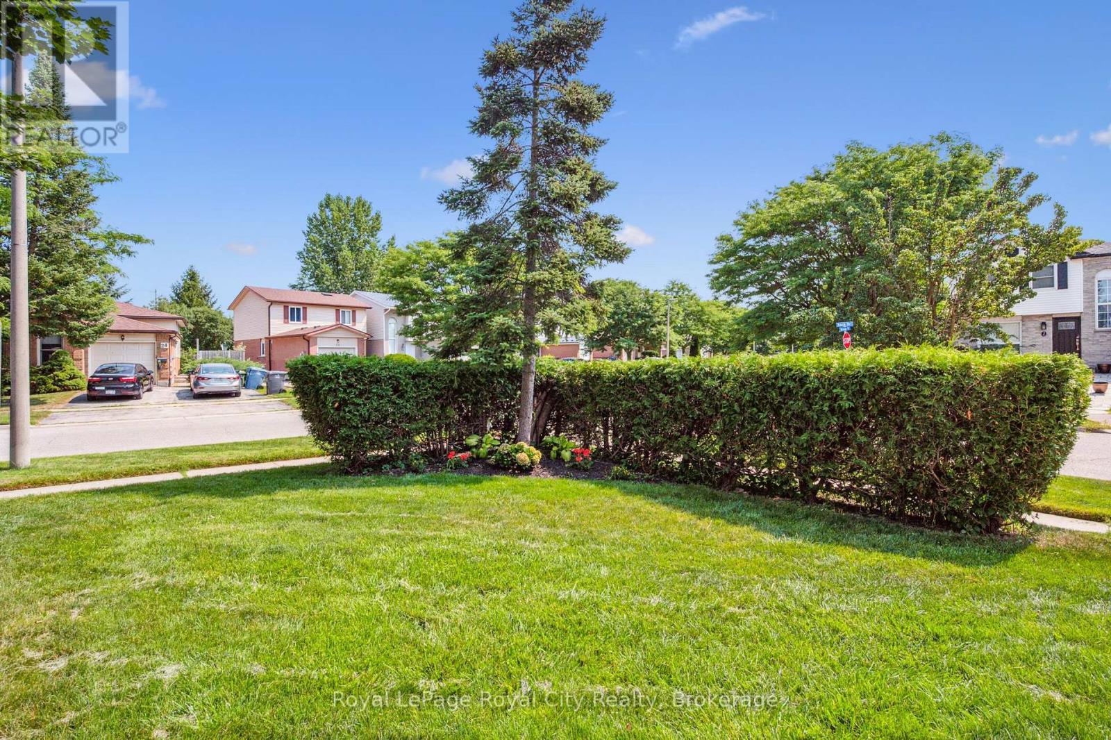 












1 KOCH DRIVE W

,
Guelph (Kortright West),




Ontario
N1G4G3

