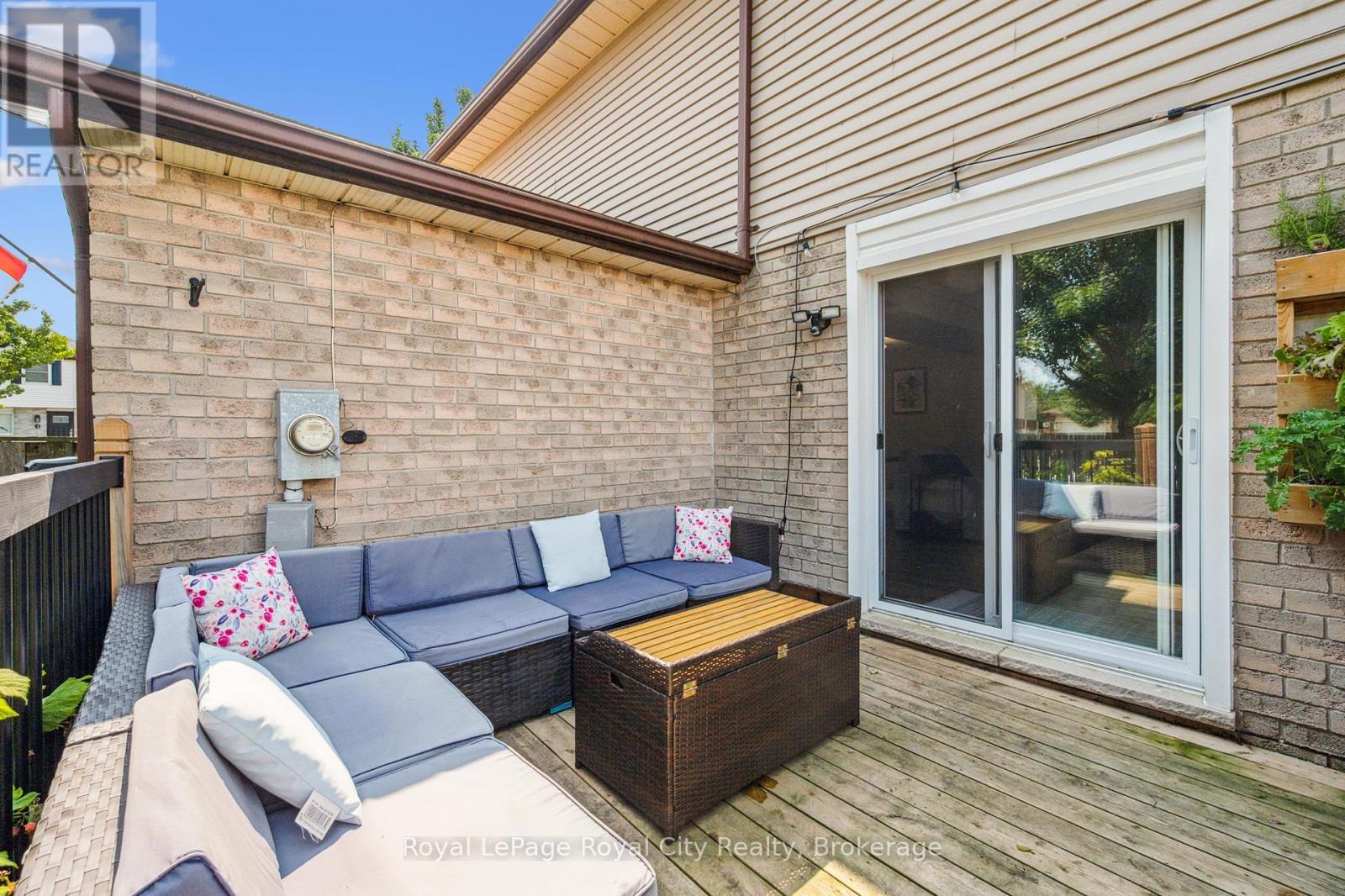 












1 KOCH DRIVE W

,
Guelph (Kortright West),




Ontario
N1G4G3

