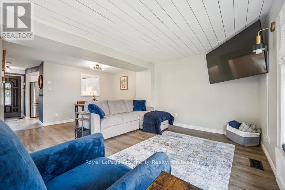 












1 KOCH DRIVE W

,
Guelph (Kortright West),




Ontario
N1G4G3

