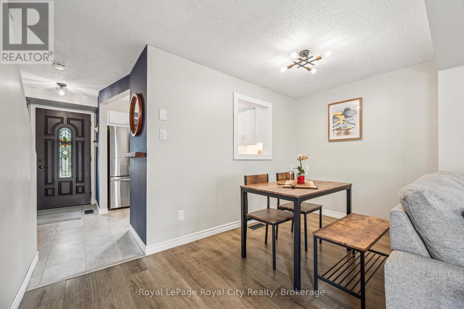 












1 KOCH DRIVE W

,
Guelph (Kortright West),




Ontario
N1G4G3


