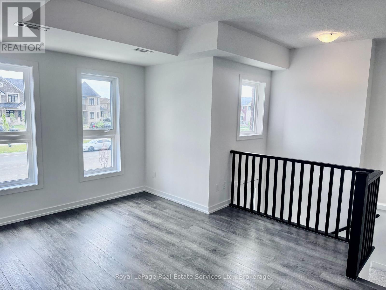 












235 BURKE STREET

,
Hamilton (Waterdown),




Ontario
L8B2A9

