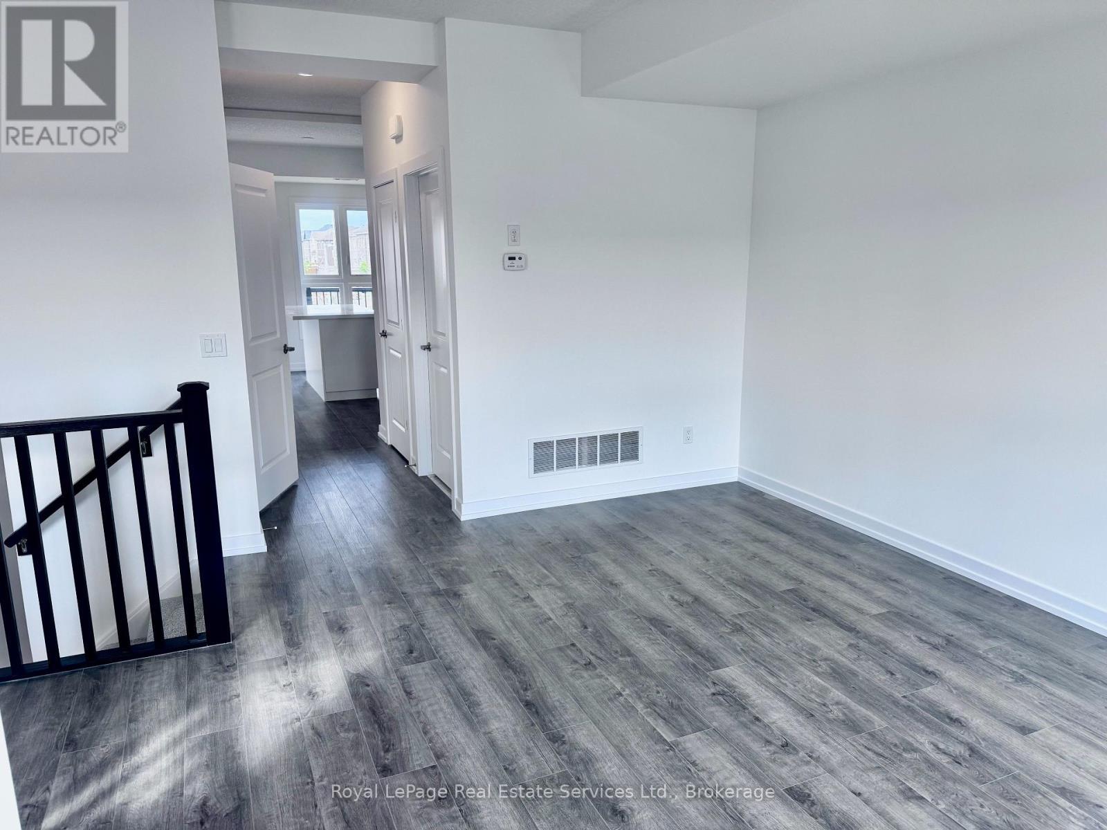 












235 BURKE STREET

,
Hamilton (Waterdown),




Ontario
L8B2A9

