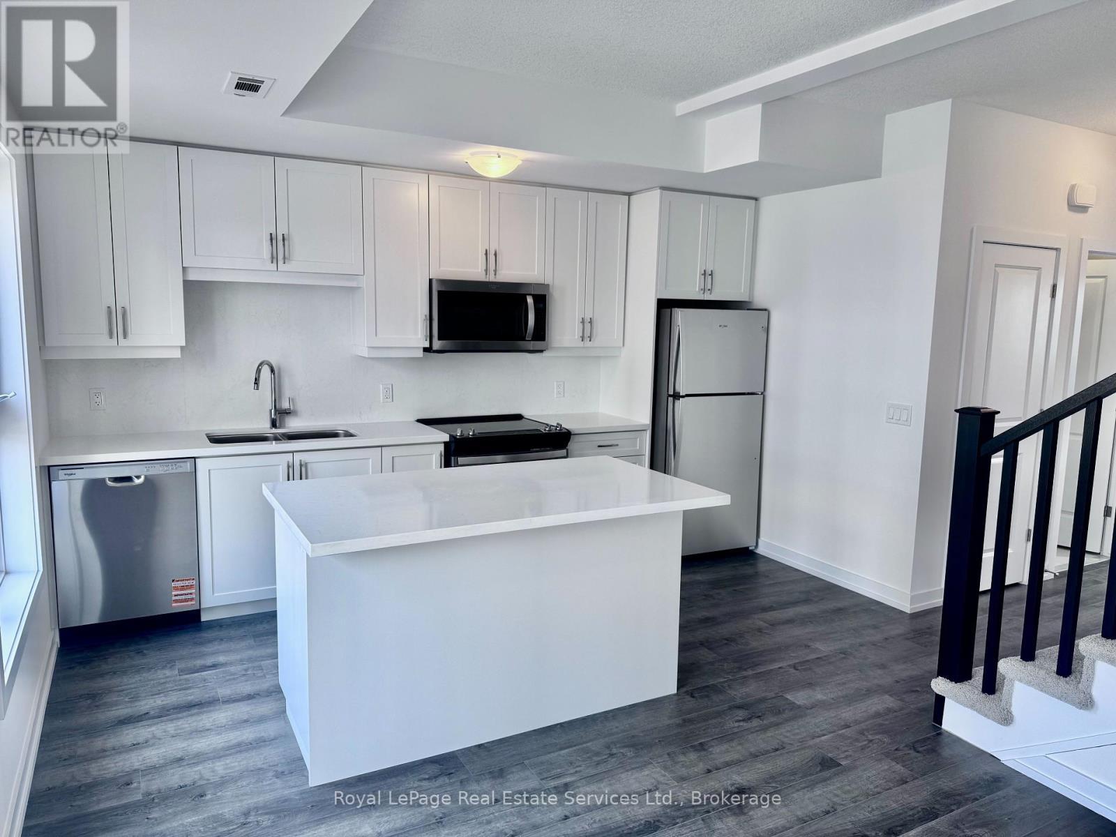












235 BURKE STREET

,
Hamilton (Waterdown),




Ontario
L8B2A9

