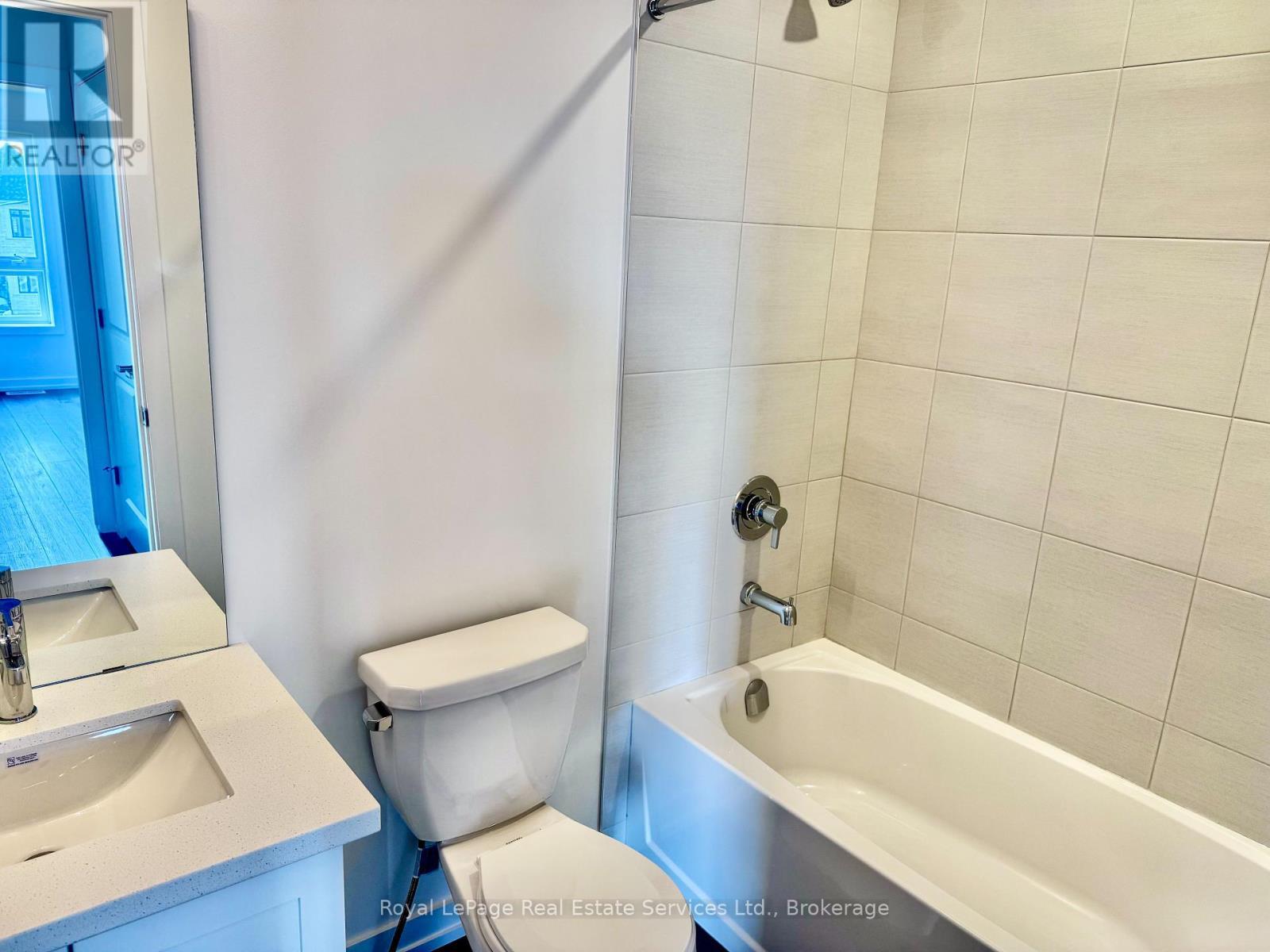 












235 BURKE STREET

,
Hamilton (Waterdown),




Ontario
L8B2A9

