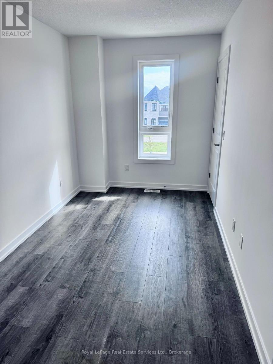 












235 BURKE STREET

,
Hamilton (Waterdown),




Ontario
L8B2A9


