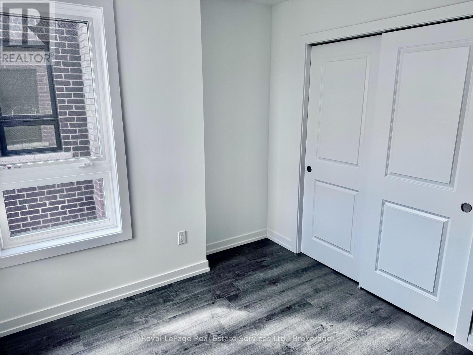












235 BURKE STREET

,
Hamilton (Waterdown),




Ontario
L8B2A9

