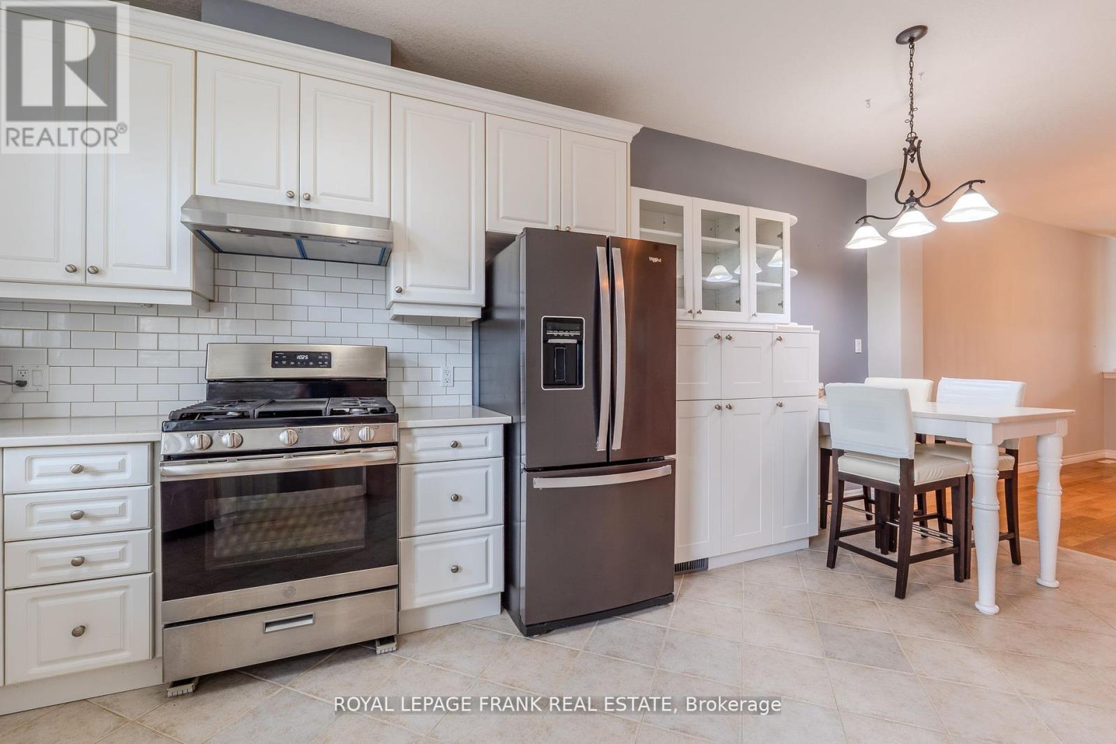 












16 - 9 EGLINGTON STREET

,
Kawartha Lakes (Lindsay),




Ontario
K9V6K6

