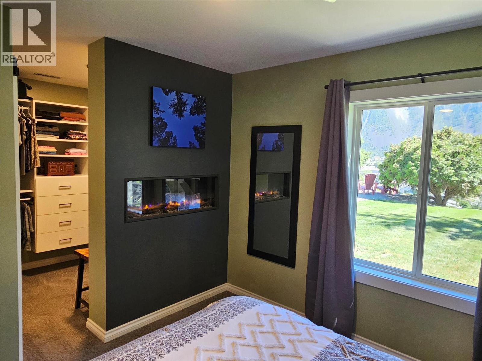 












429 3rd Avenue

,
Keremeos,




British Columbia
V0X1N2

