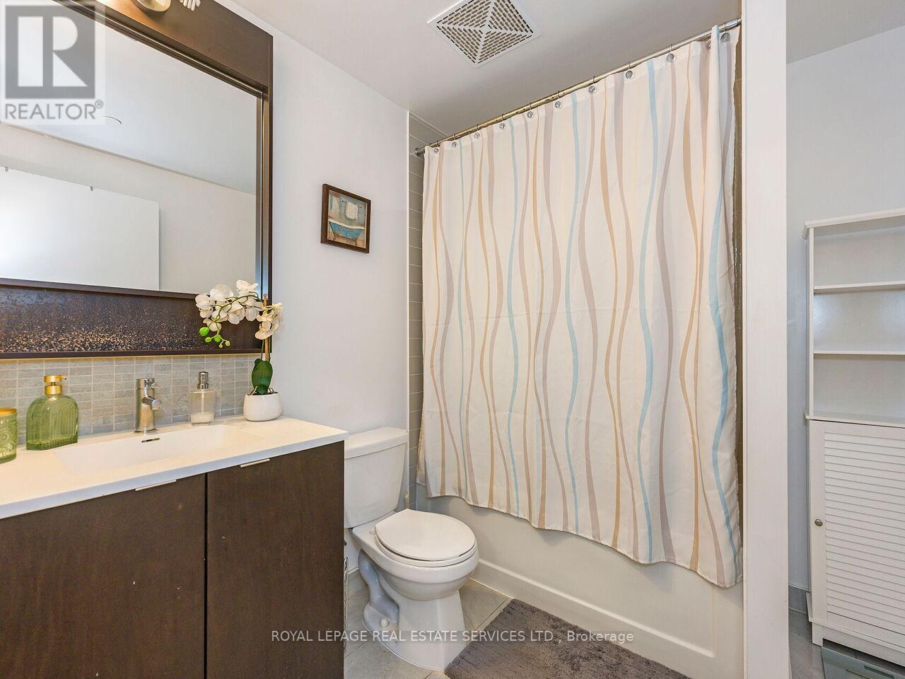 












1807 - 2560 EGLINTON AVENUE W

,
Mississauga,




Ontario
L5M0Y3

