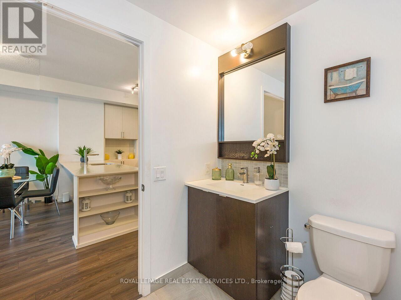 












1807 - 2560 EGLINTON AVENUE W

,
Mississauga,




Ontario
L5M0Y3


