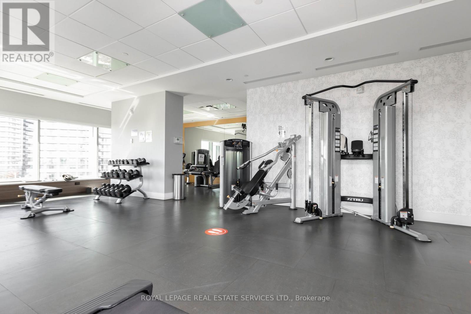 












1807 - 2560 EGLINTON AVENUE W

,
Mississauga,




Ontario
L5M0Y3

