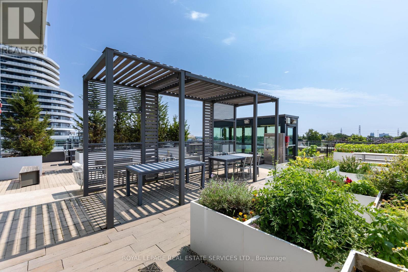 












1807 - 2560 EGLINTON AVENUE W

,
Mississauga,




Ontario
L5M0Y3

