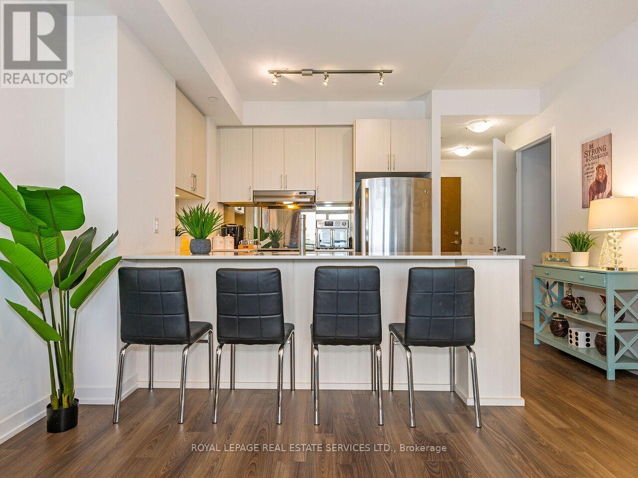 












1807 - 2560 EGLINTON AVENUE W

,
Mississauga,




Ontario
L5M0Y3

