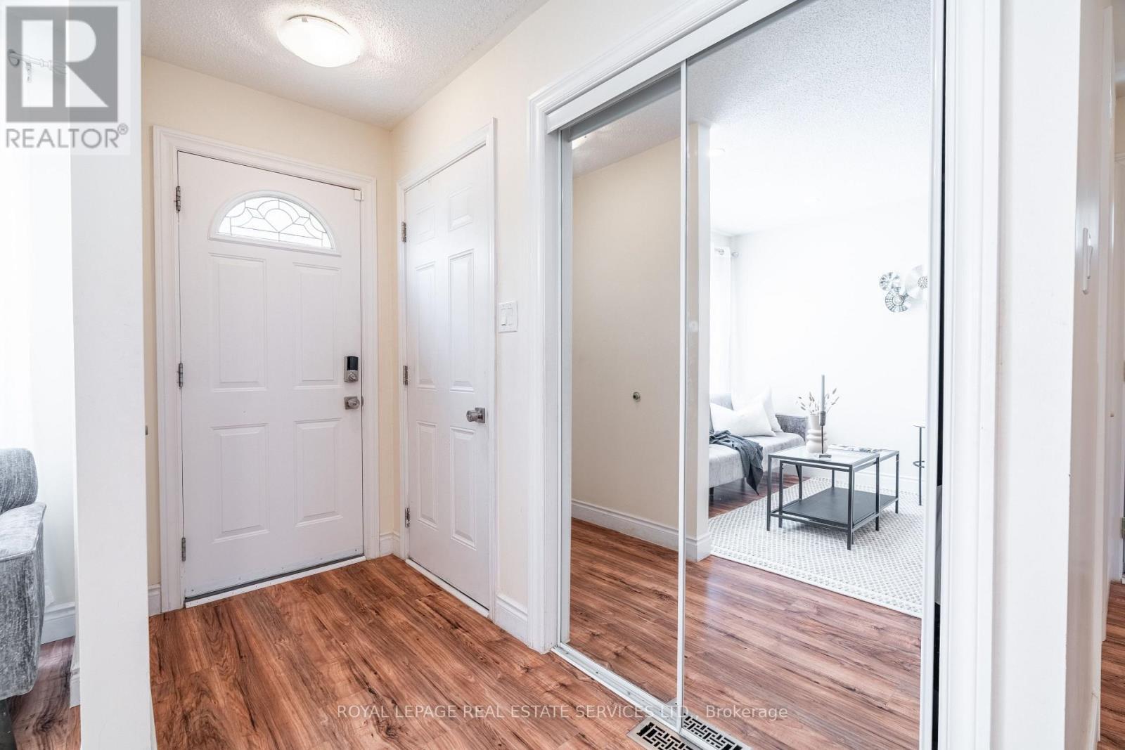












522 ROSEHEATH DRIVE

,
Milton,




Ontario
L9T4V6

