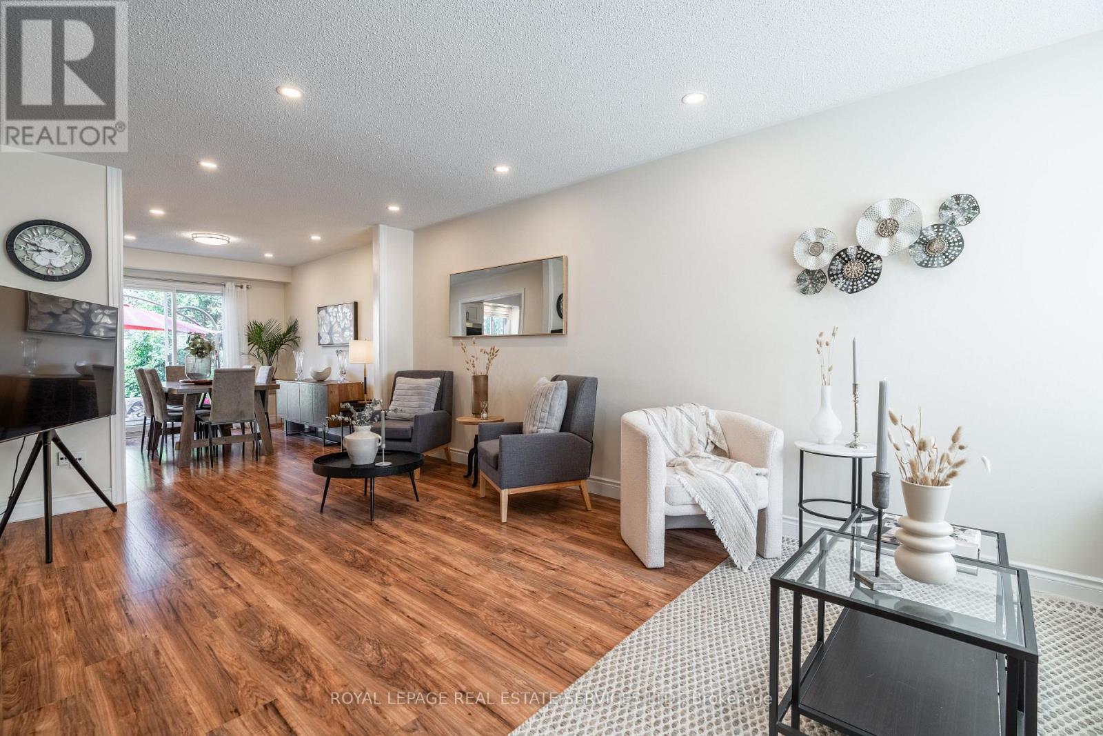 












522 ROSEHEATH DRIVE

,
Milton,




Ontario
L9T4V6

