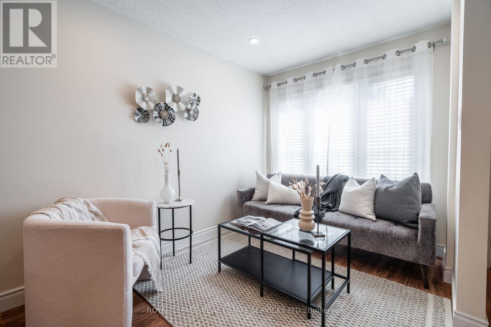 












522 ROSEHEATH DRIVE

,
Milton,




Ontario
L9T4V6

