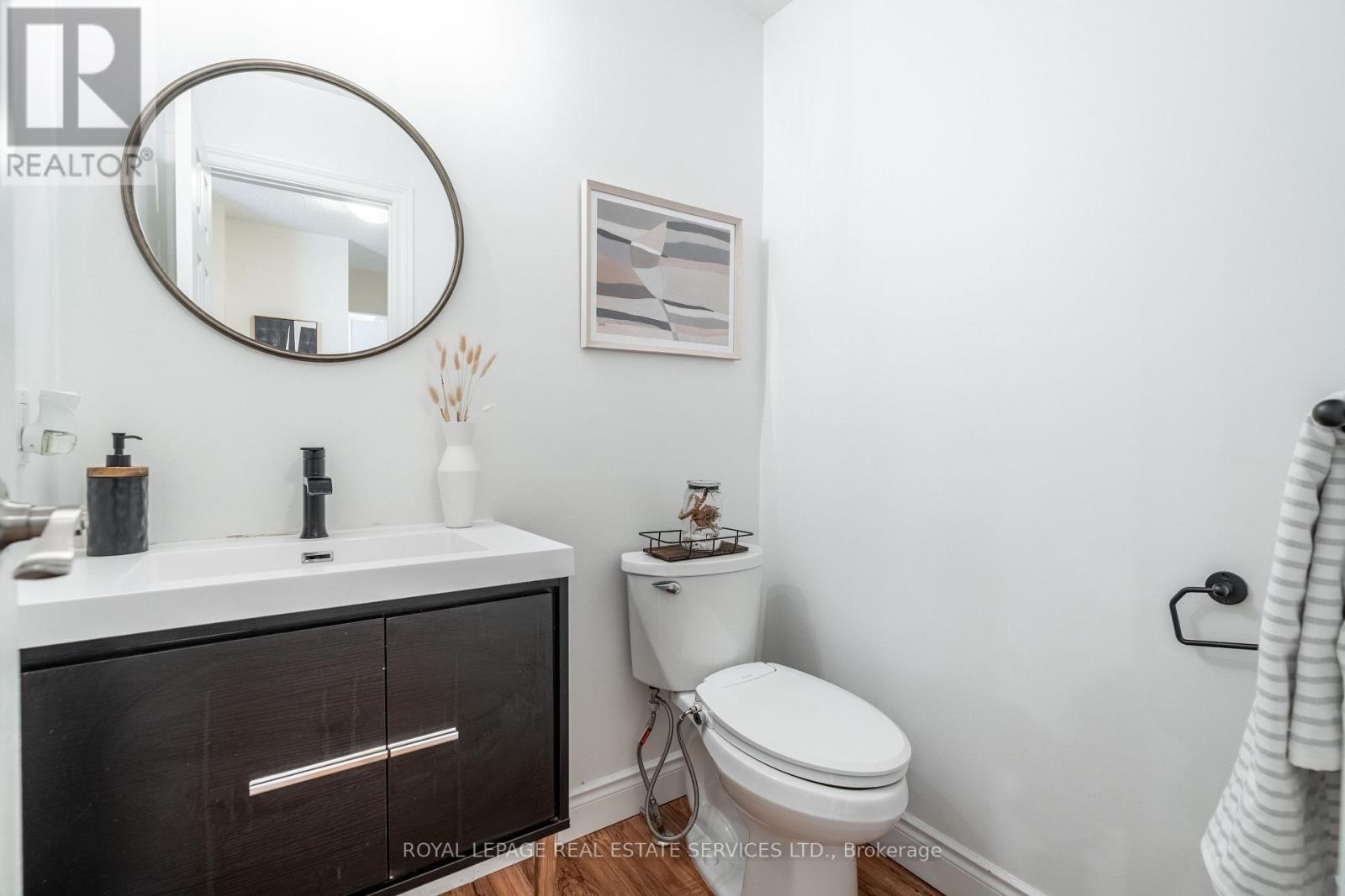 












522 ROSEHEATH DRIVE

,
Milton,




Ontario
L9T4V6

