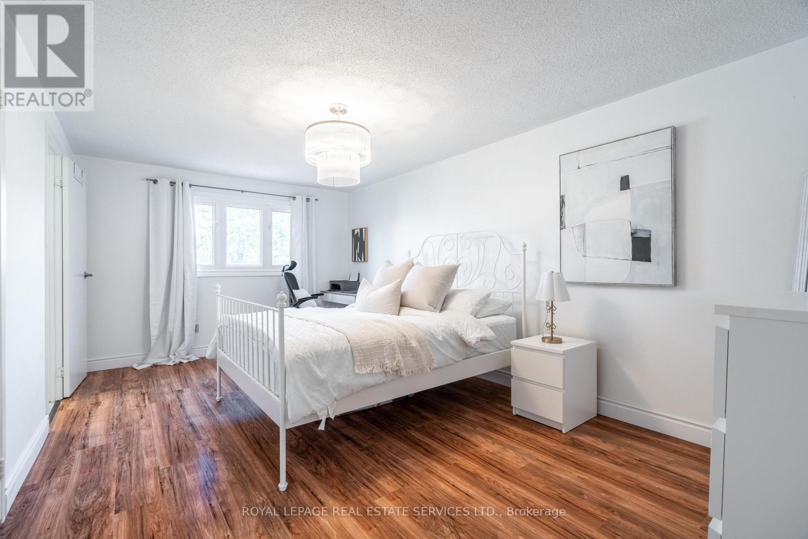 












522 ROSEHEATH DRIVE

,
Milton,




Ontario
L9T4V6

