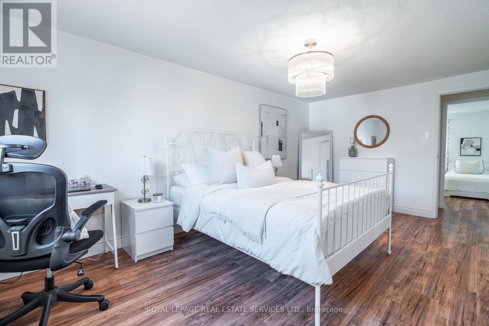 












522 ROSEHEATH DRIVE

,
Milton,




Ontario
L9T4V6

