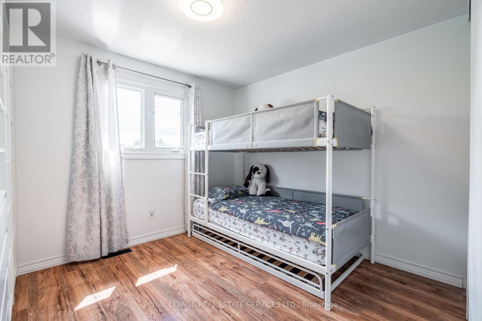 












522 ROSEHEATH DRIVE

,
Milton,




Ontario
L9T4V6


