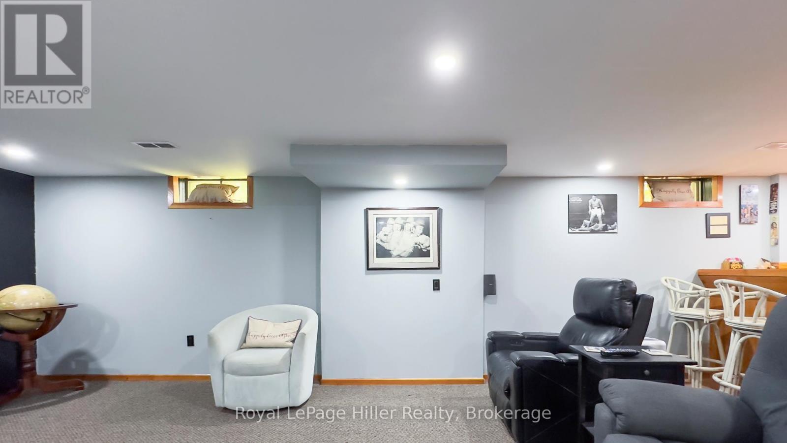 












146 RAILWAY AVENUE

,
Stratford,




Ontario
N5A2J1

