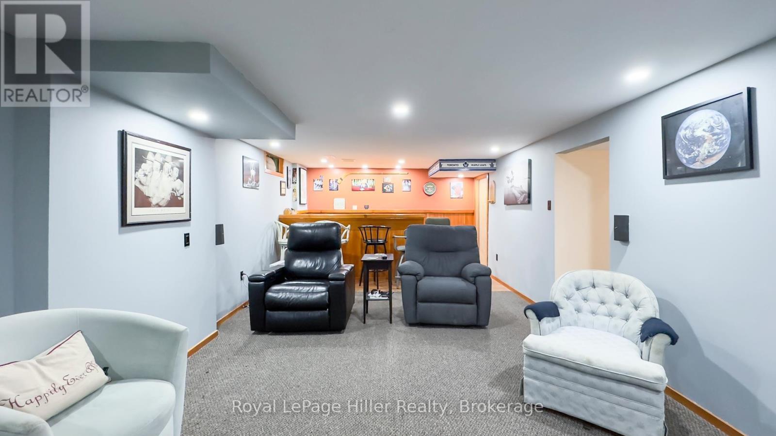 












146 RAILWAY AVENUE

,
Stratford,




Ontario
N5A2J1

