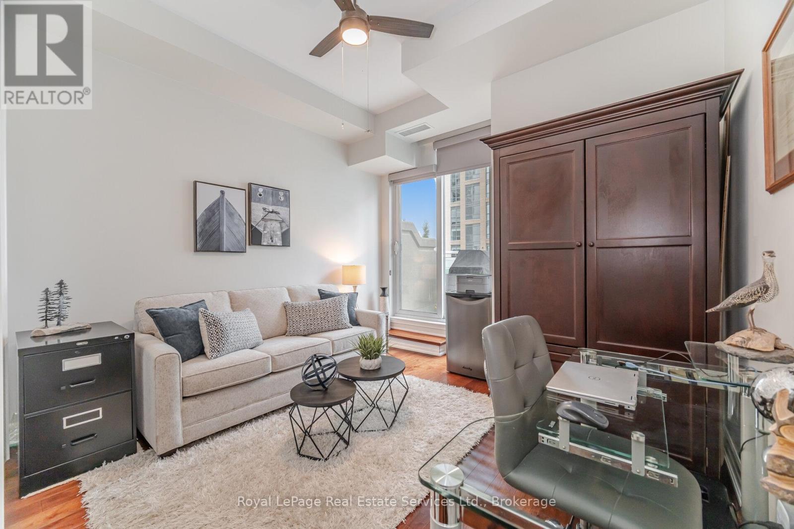 












303 - 360 PEARL STREET

,
Burlington (Brant),




Ontario
L7R1E1

