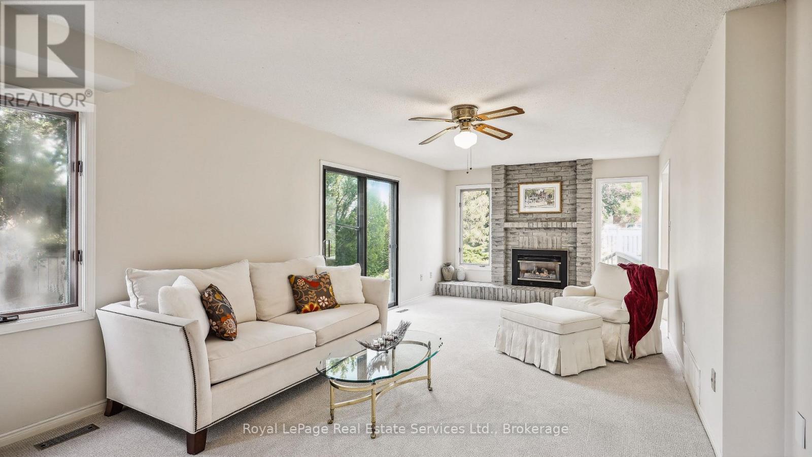 












524 CHILLINGHAM CRESCENT

,
Oakville (FD Ford),




Ontario
L6J6N7

