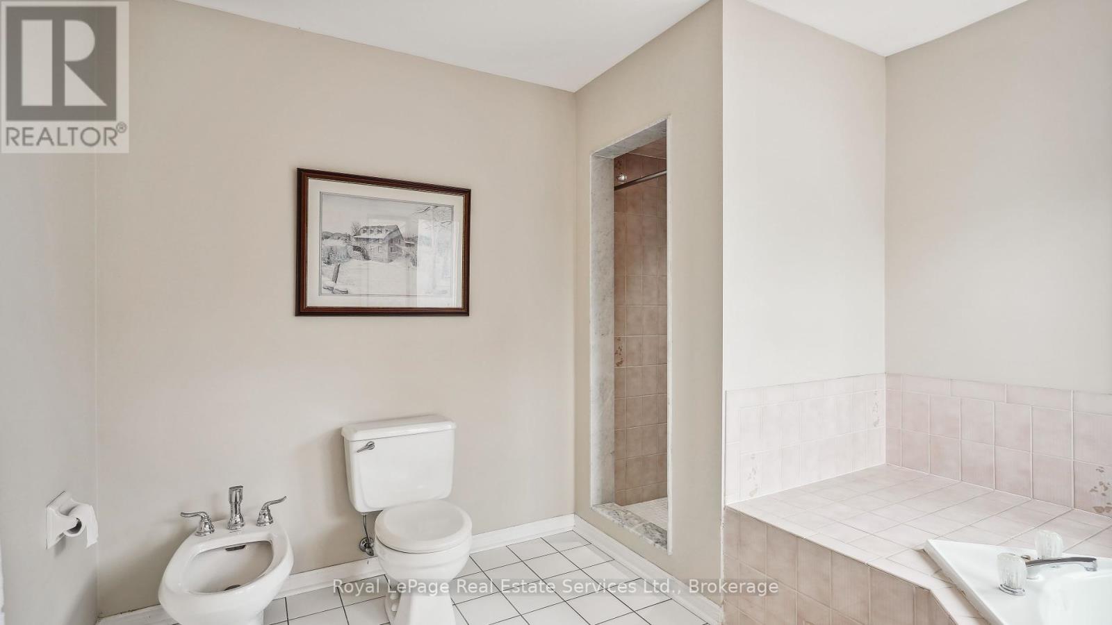 












524 CHILLINGHAM CRESCENT

,
Oakville (FD Ford),




Ontario
L6J6N7


