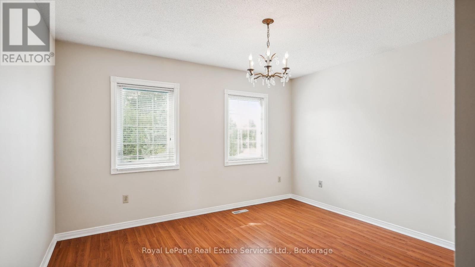 












524 CHILLINGHAM CRESCENT

,
Oakville (FD Ford),




Ontario
L6J6N7

