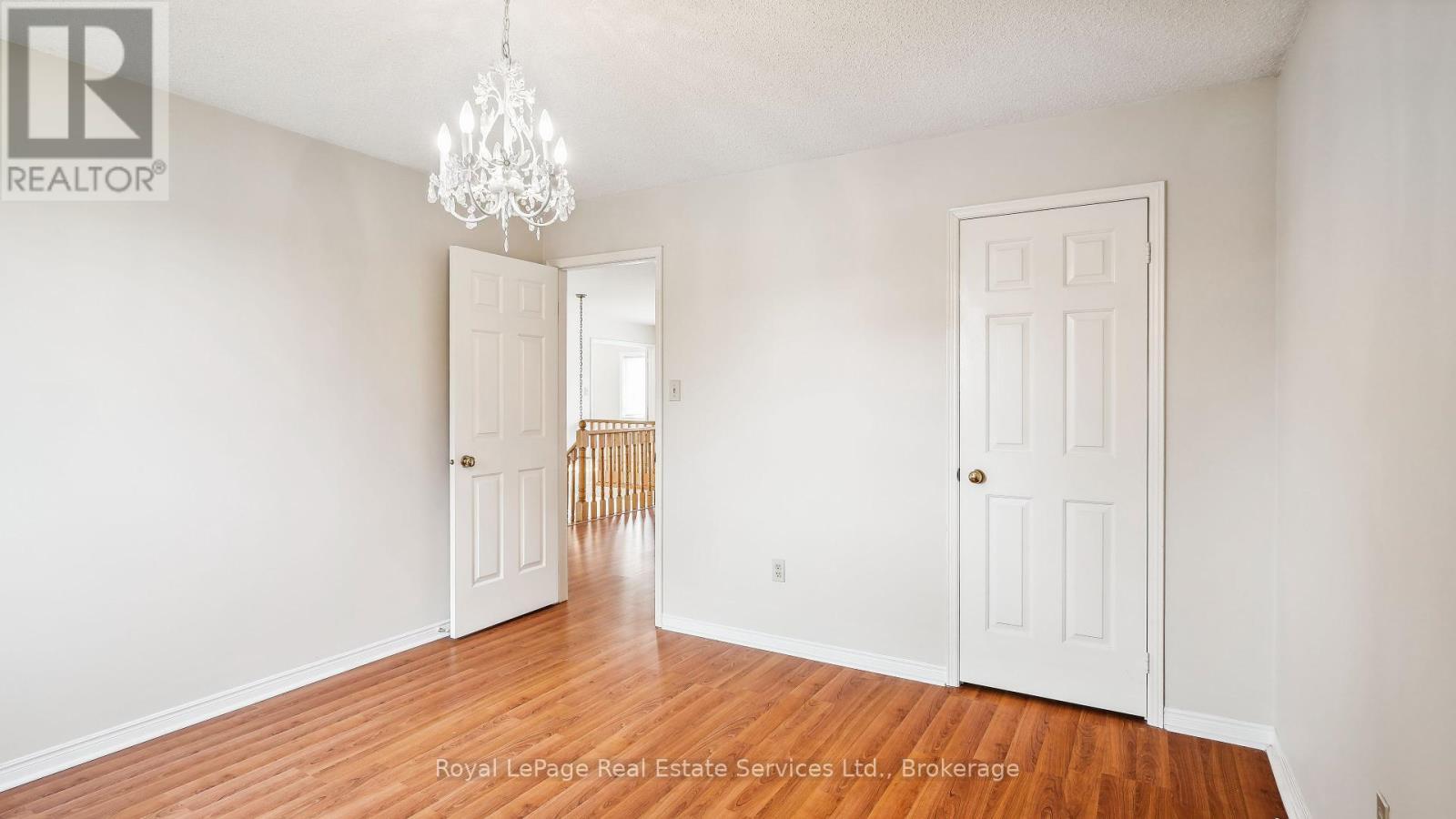 












524 CHILLINGHAM CRESCENT

,
Oakville (FD Ford),




Ontario
L6J6N7

