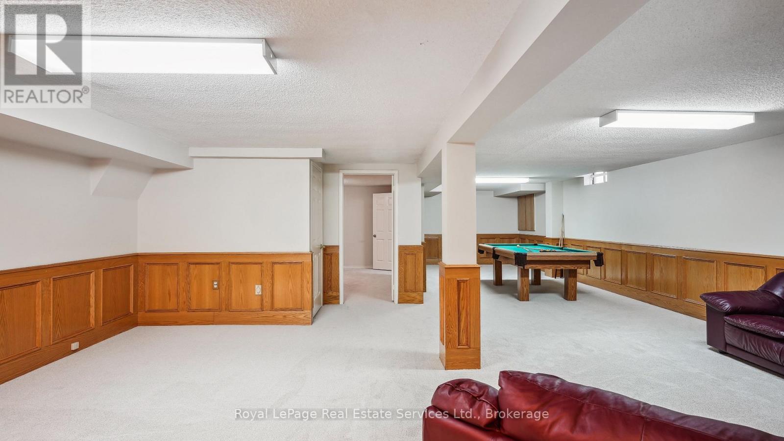 












524 CHILLINGHAM CRESCENT

,
Oakville (FD Ford),




Ontario
L6J6N7

