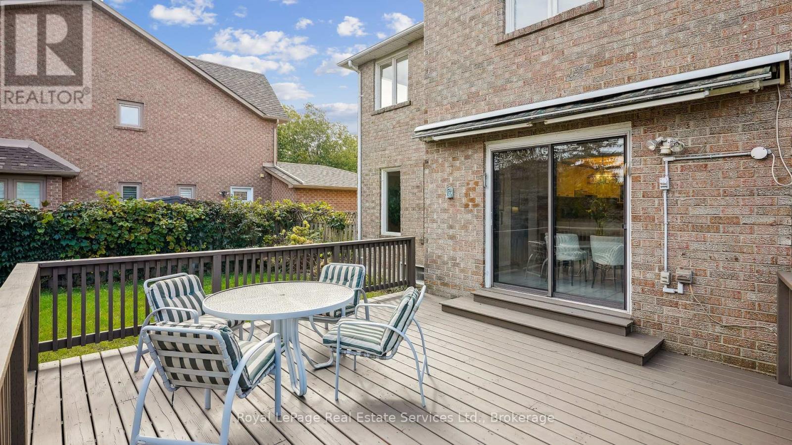 












524 CHILLINGHAM CRESCENT

,
Oakville (FD Ford),




Ontario
L6J6N7

