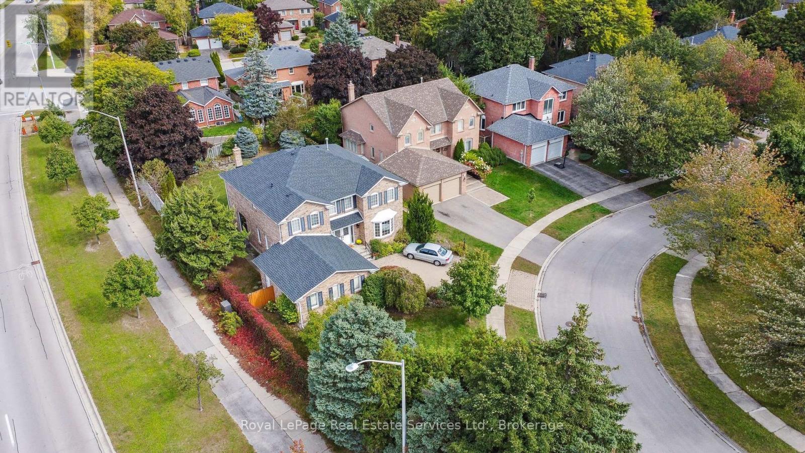 












524 CHILLINGHAM CRESCENT

,
Oakville (FD Ford),




Ontario
L6J6N7

