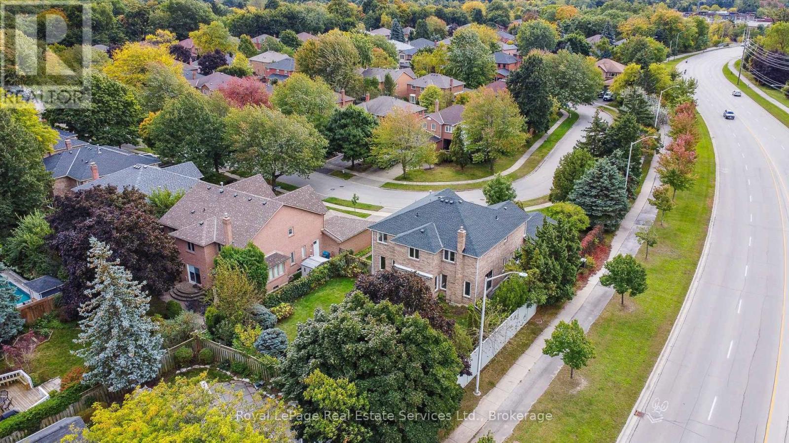












524 CHILLINGHAM CRESCENT

,
Oakville (FD Ford),




Ontario
L6J6N7

