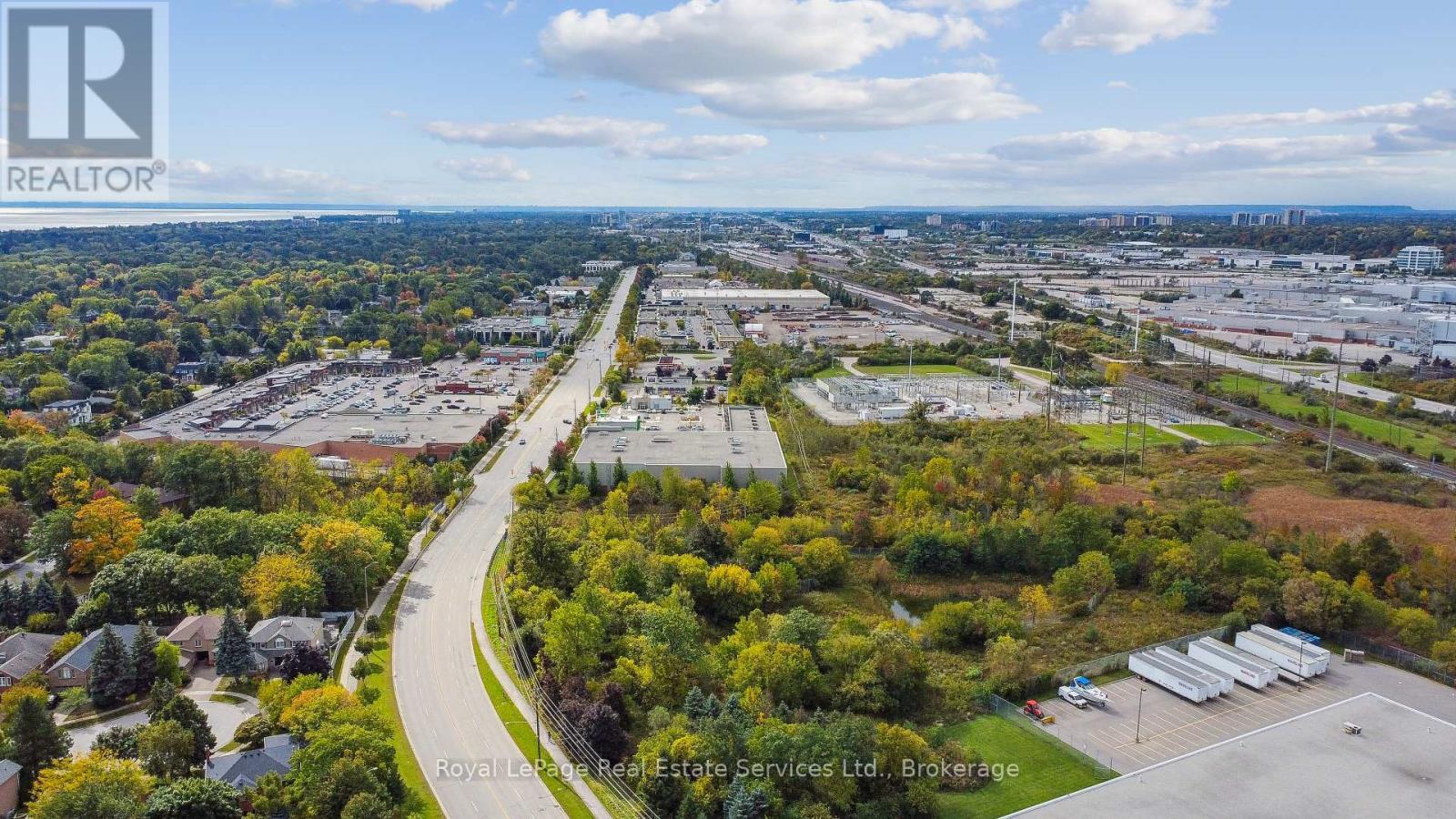 












524 CHILLINGHAM CRESCENT

,
Oakville (FD Ford),




Ontario
L6J6N7


