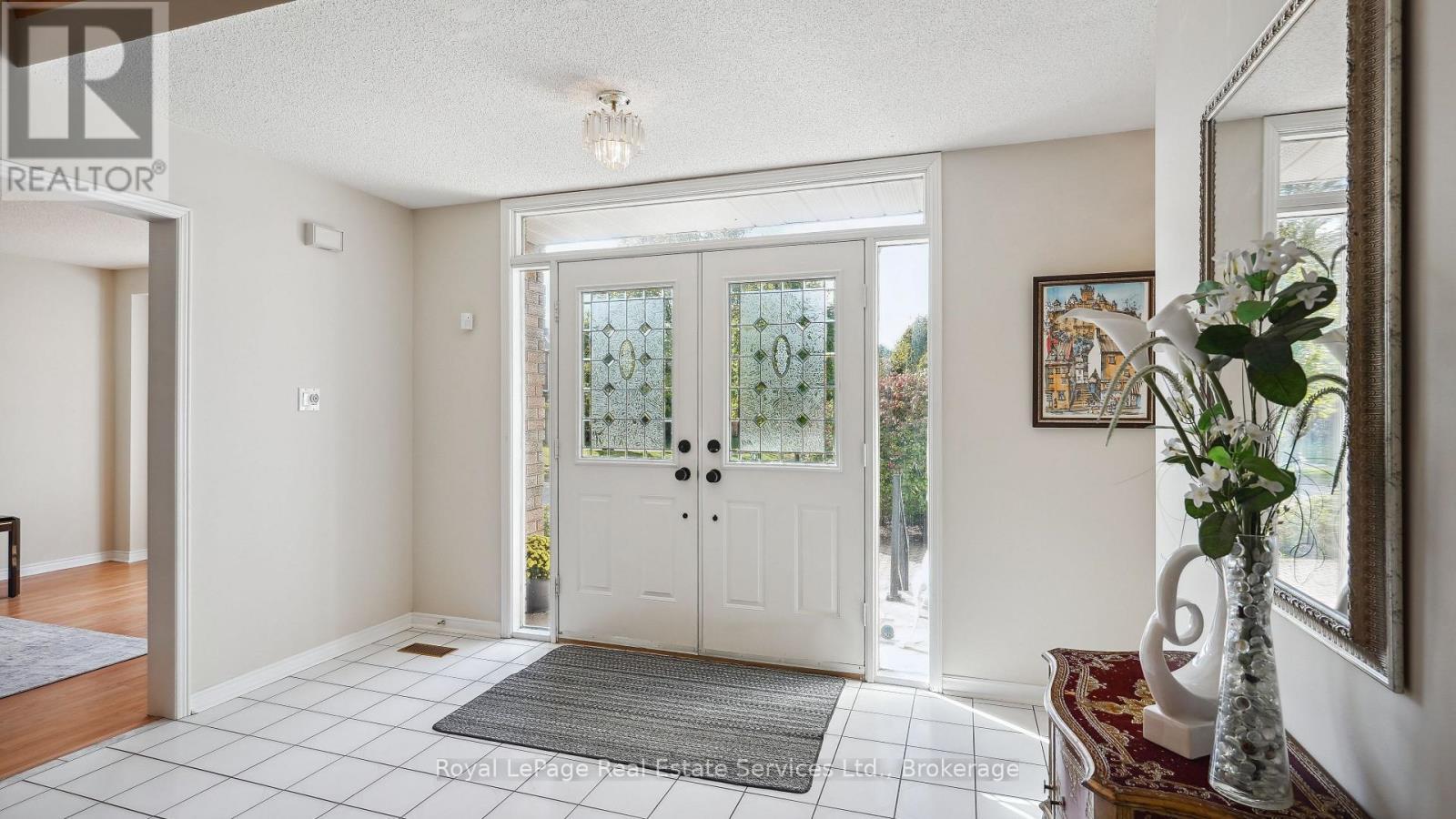 












524 CHILLINGHAM CRESCENT

,
Oakville (FD Ford),




Ontario
L6J6N7

