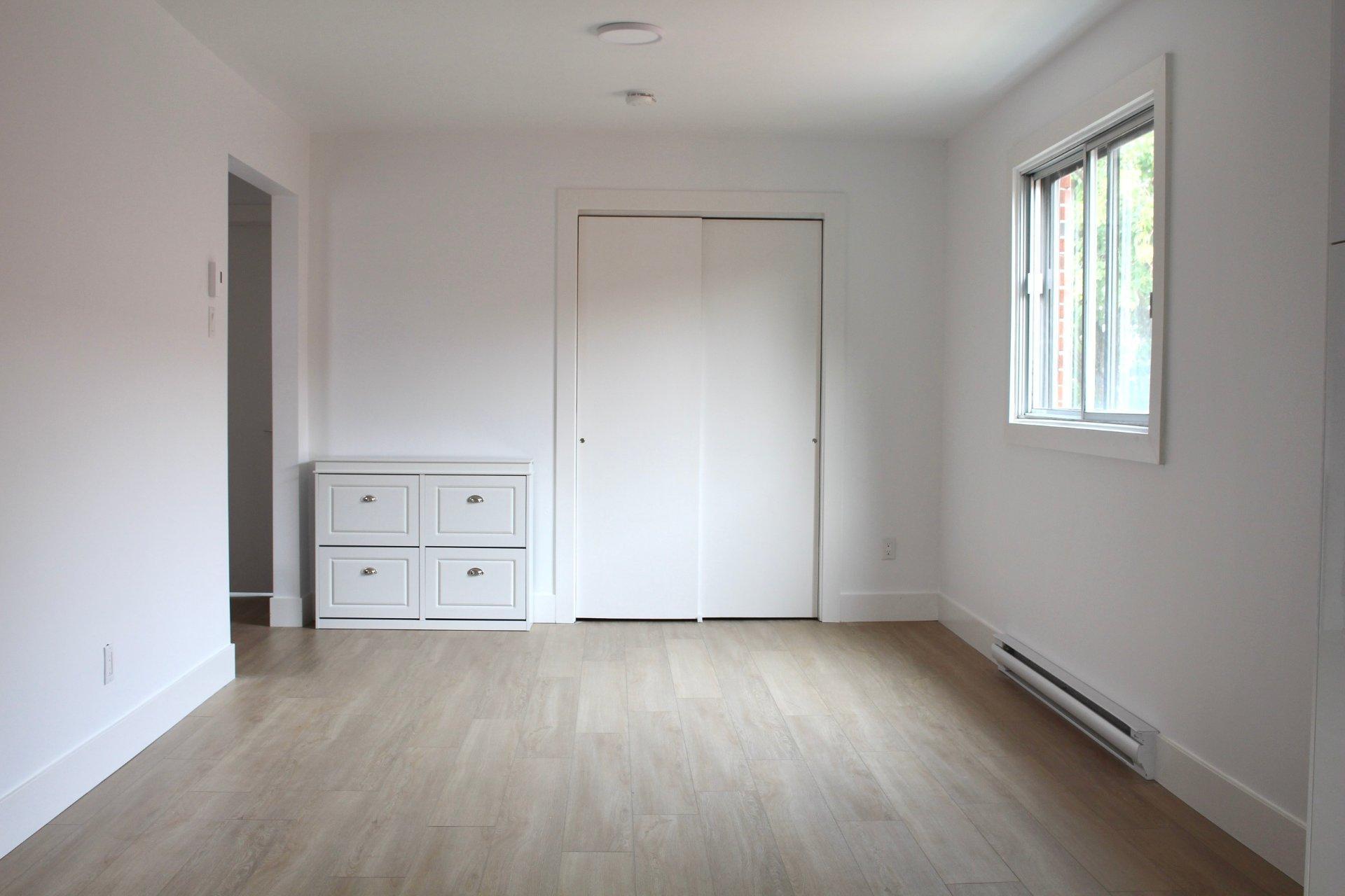 









10892


Rue Frigon

,
Montréal (Ahuntsic-Cartierville),




QC
H3M2R3

