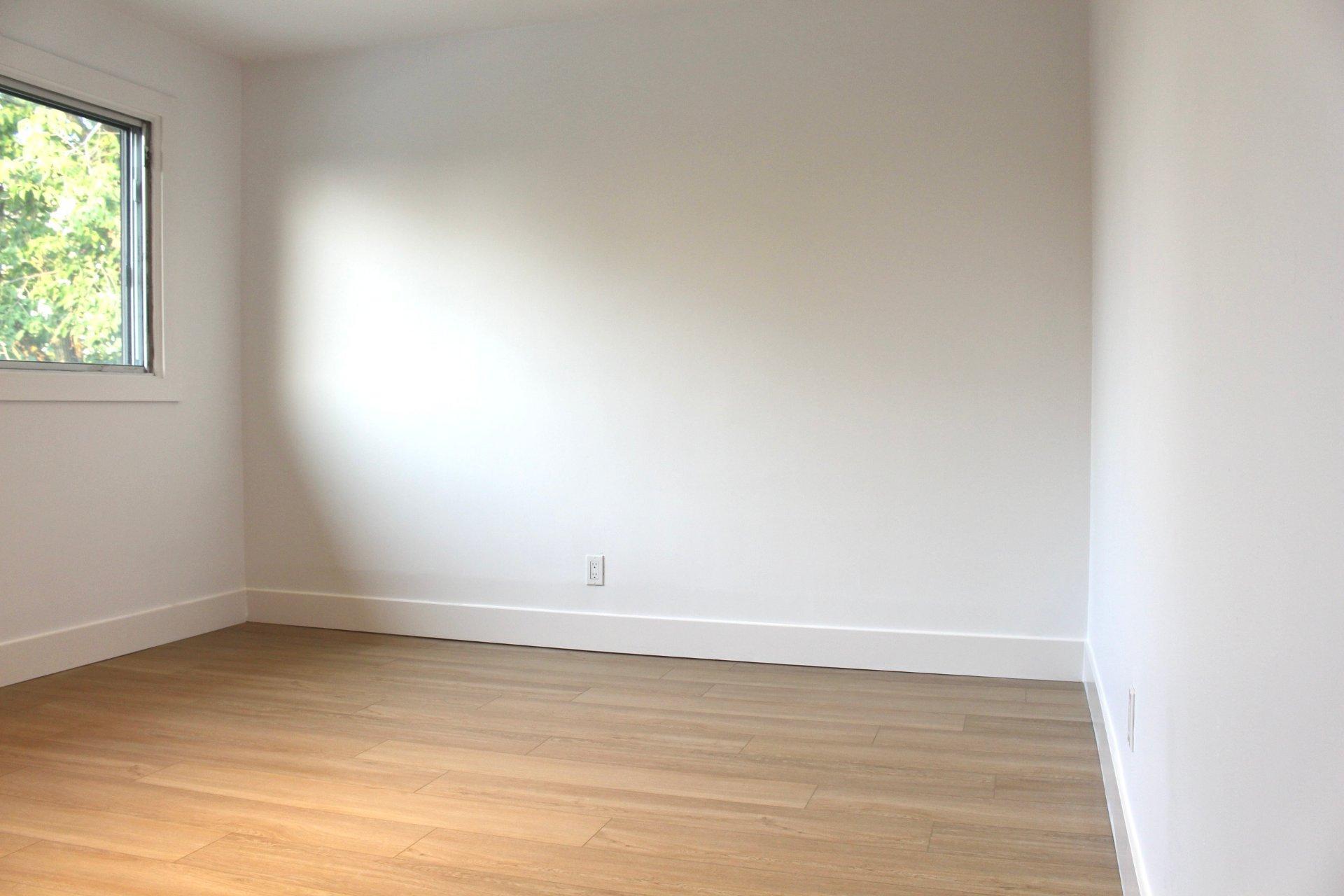 









10892


Rue Frigon

,
Montréal (Ahuntsic-Cartierville),




QC
H3M2R3

