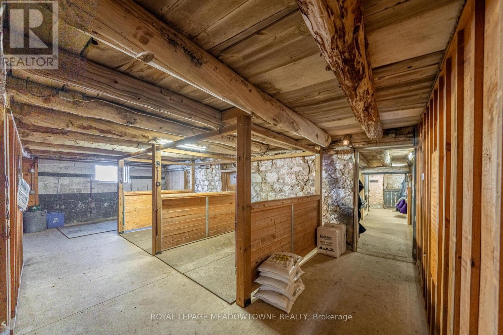 












8863 WELLINGTON 124 ROAD

,
Erin,




Ontario
N1H6H7

