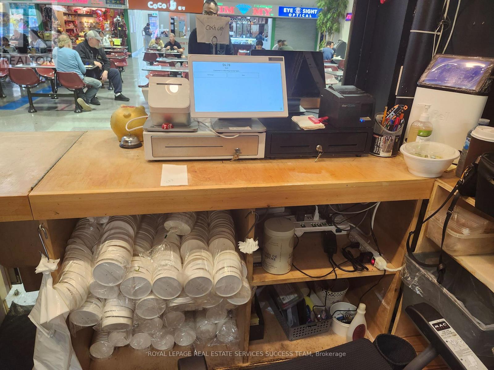 












F4 - 888 DUNDAS STREET E

,
Mississauga,




Ontario
L4Y4G6

