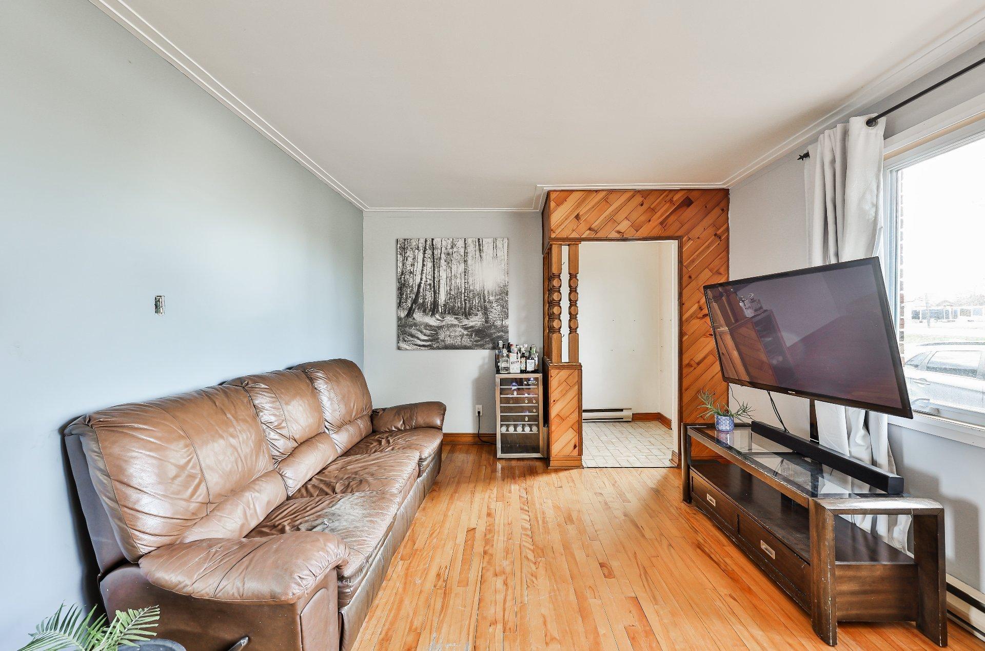 









954


Boul. Arthur-Sauvé

,
Saint-Eustache,




QC
J7P2B3

