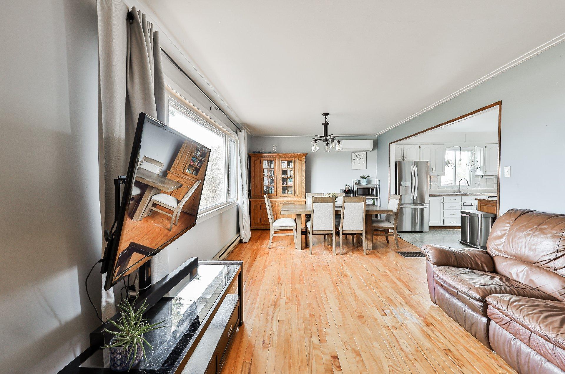 









954


Boul. Arthur-Sauvé

,
Saint-Eustache,




QC
J7P2B3

