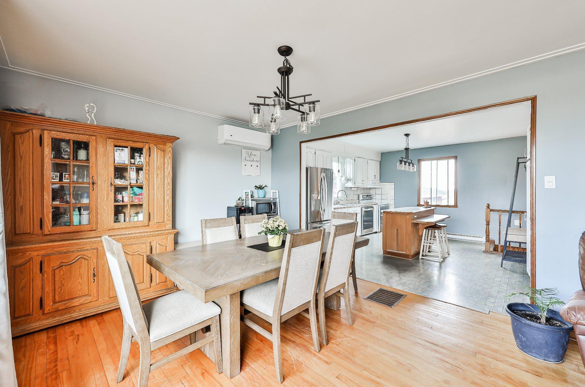 









954


Boul. Arthur-Sauvé

,
Saint-Eustache,




QC
J7P2B3

