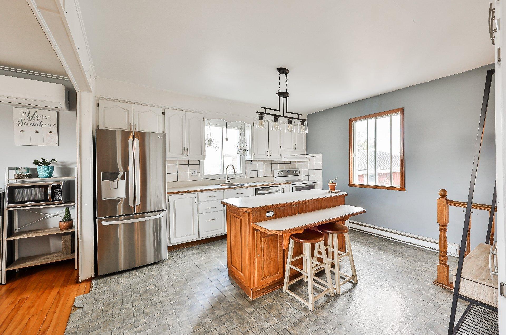 









954


Boul. Arthur-Sauvé

,
Saint-Eustache,




QC
J7P2B3

