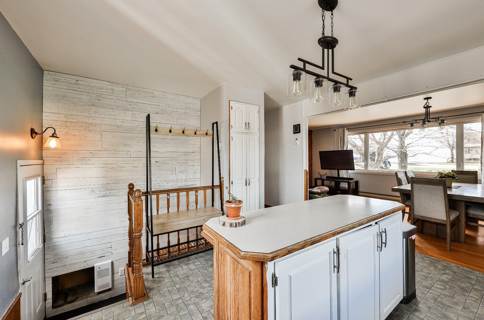 









954


Boul. Arthur-Sauvé

,
Saint-Eustache,




QC
J7P2B3

